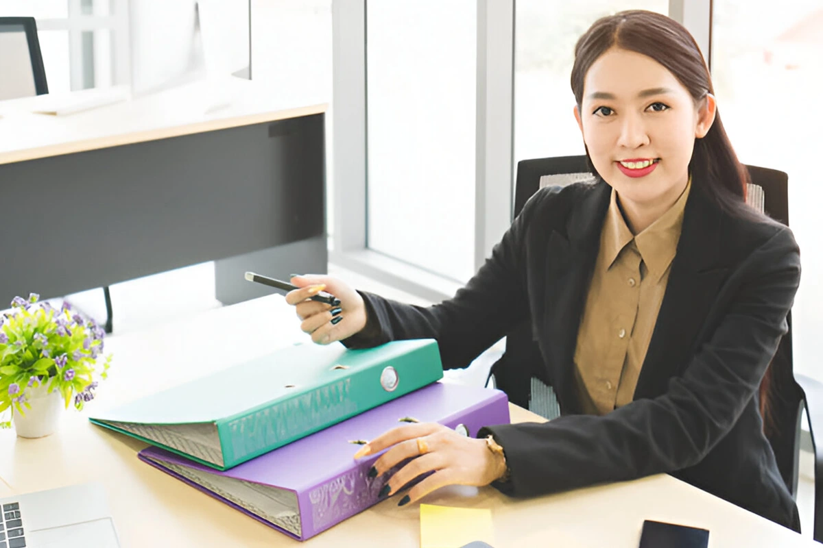 What is an Executive Assistant? Role, Responsibilities & Essential Skills